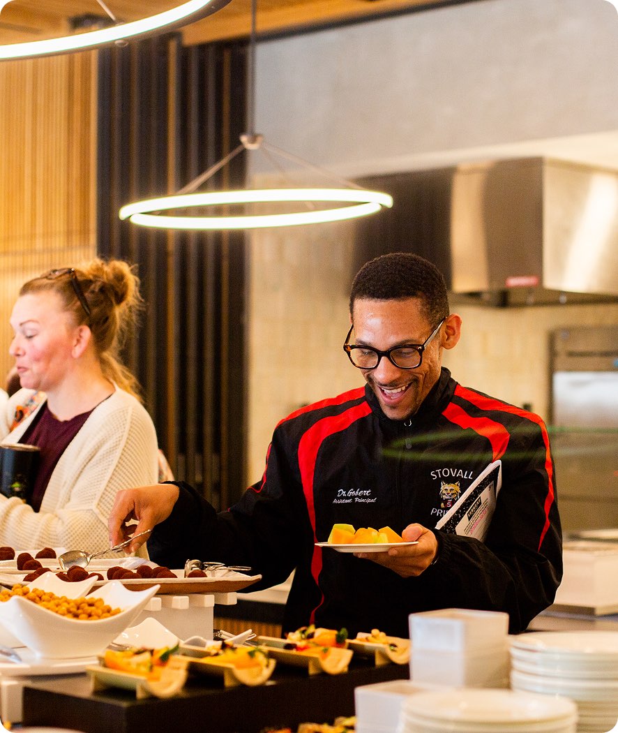 A photo of the Campus on Lake Austin food service area.